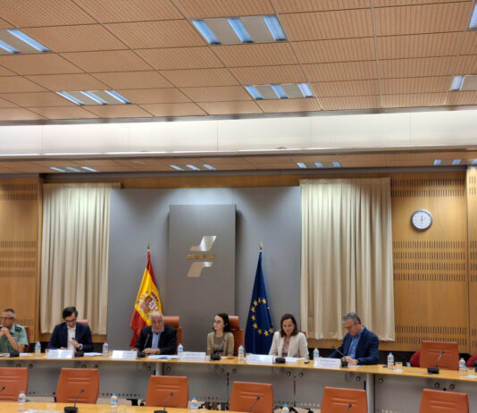 TRÁFICO PRESENTA UNA GUÍA PIONERA PARA REDUCIR LOS SINIESTROS DE TRÁFICO CON ANIMALES TRÁFICO PRESENTA UNA GUÍA PIONERA PARA REDUCIR LOS SINIESTROS DE TRÁFICO CON ANIMALES