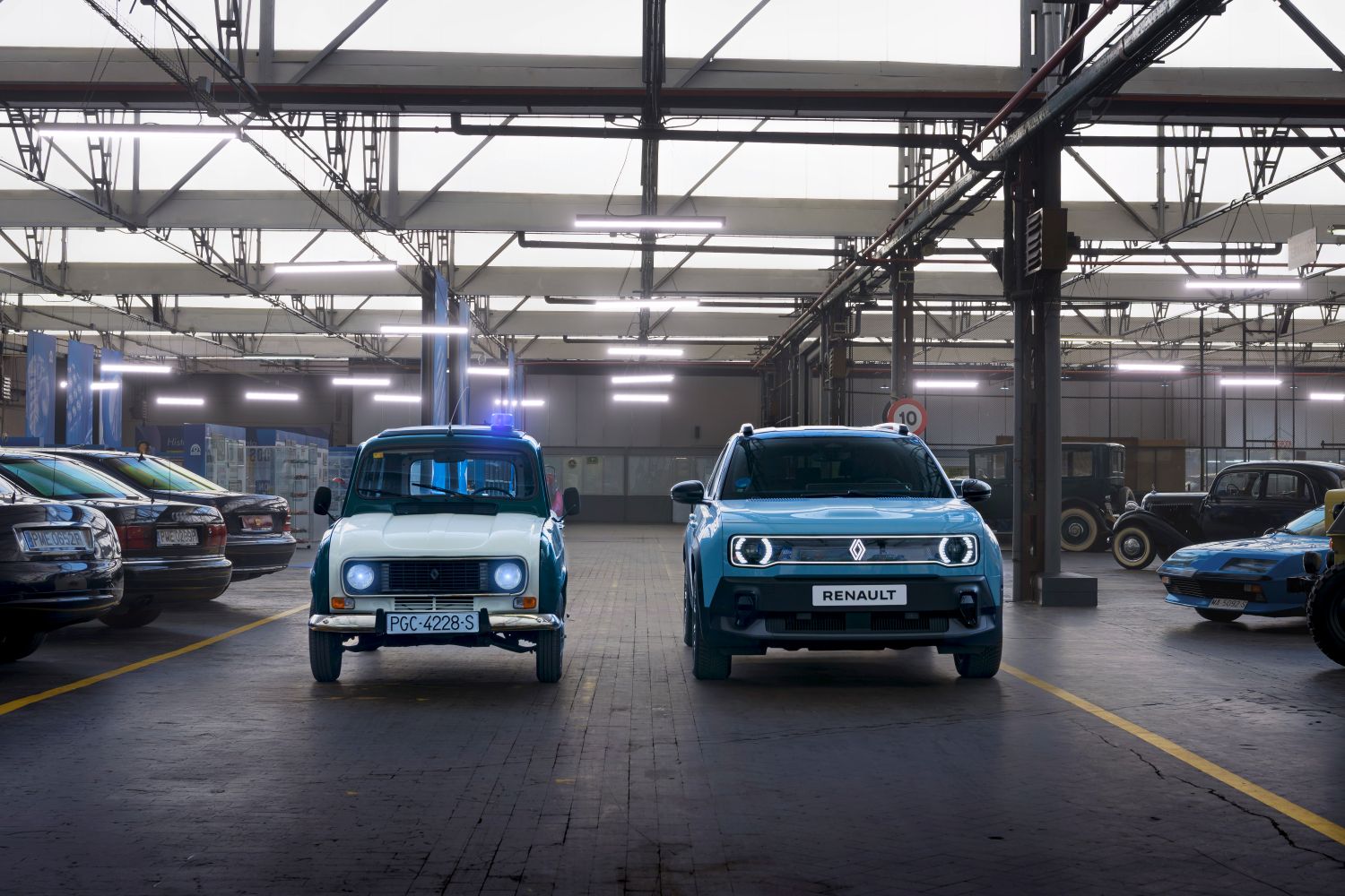 RENAULT, MARCA PROTAGONISTA EN LA EXPOSICIÓN DEL PARQUE MÓVIL DEL ESTADO QUE CELEBRA SU 90 ANIVERSARIO