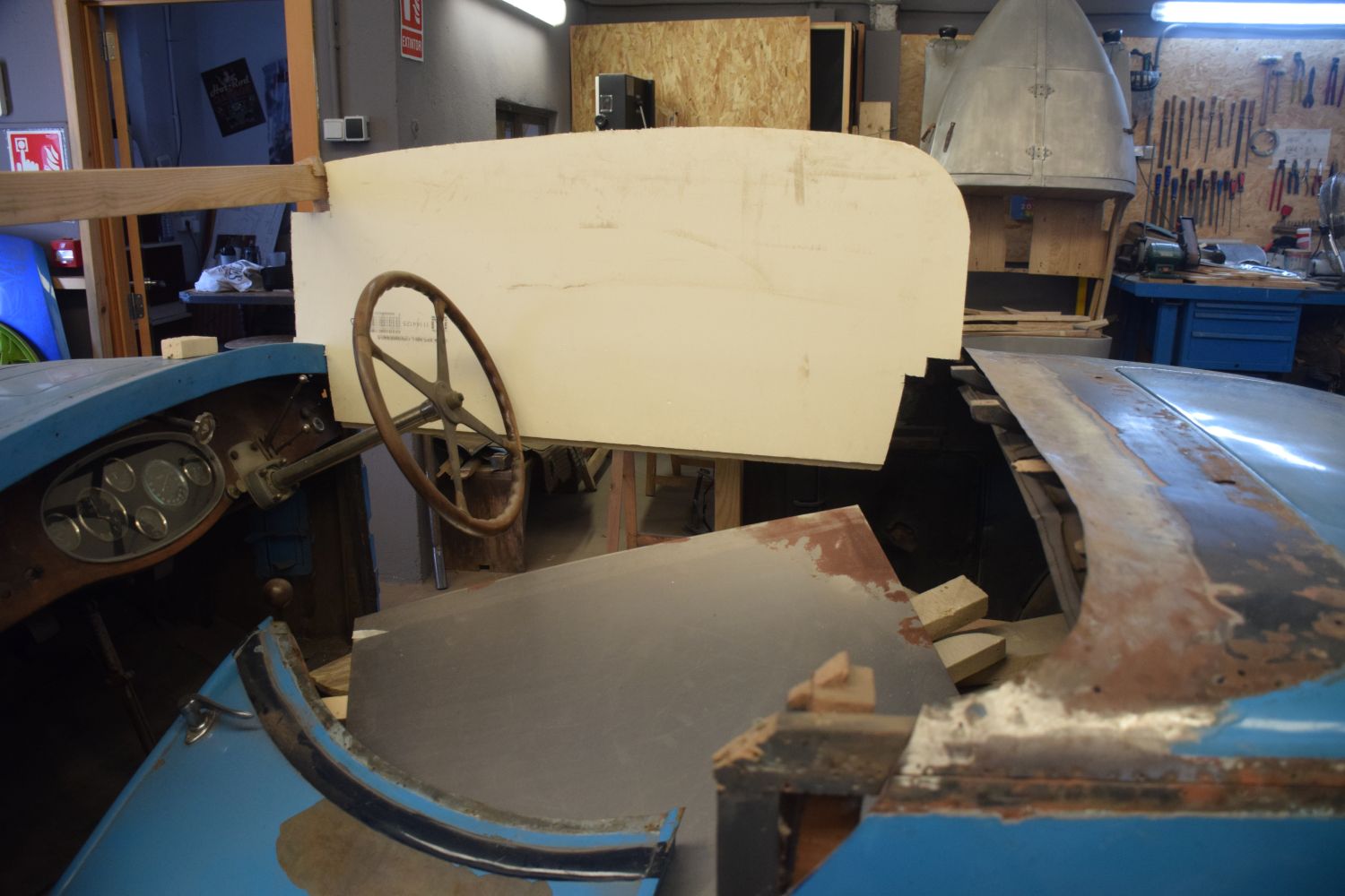 DETALLE DE CÓMO QUEDARÁ LA ALTURA DEL NUEVO TECHO DEL BUGATTI