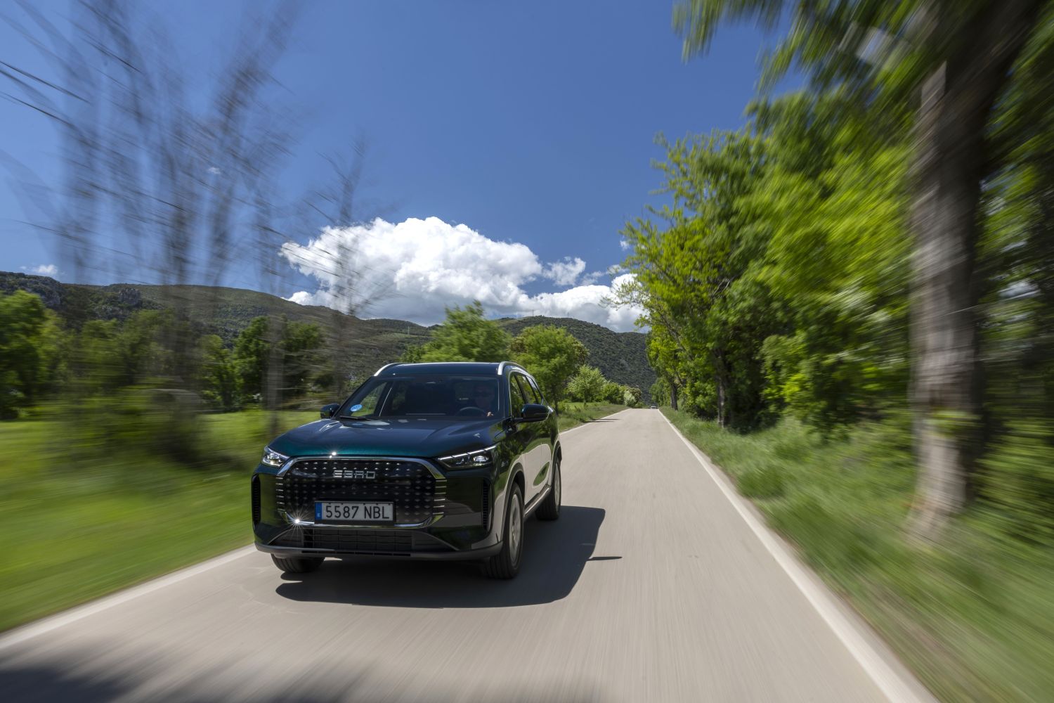 EL SUV DE 7 PLAZAS Y 0 EMISIONES CON LA MEJOR RELACIÓN CALIDAD/PRECIO SE LLAMA EBRO S800 PHEV PREMIUM