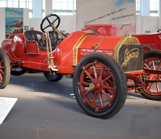 LANCIA 12 HP ALFA: EL AUTOMÓVIL CON EL QUE SE INICIÓ LA LEYENDA LANCIA 12 HP