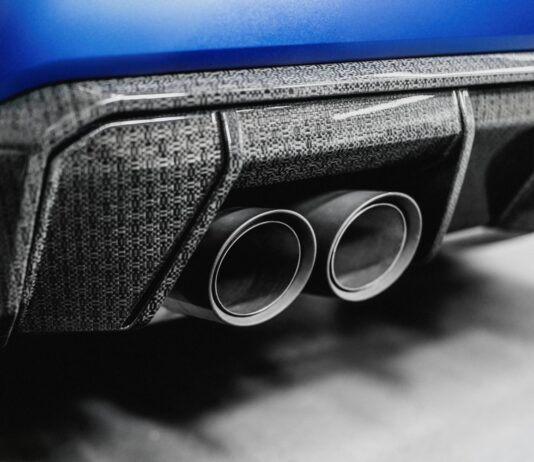 EL GRUPO BMW AVANZA EN LA UTILIZACIÓN DE COMPUESTOS DE FIBRA NATURAL PARA SUS MODELOS DE SERIE EL GRUPO BMW AVANZA EN LA UTILIZACIÓN DE COMPUESTOS DE FIBRA NATURAL PARA SUS MODELOS DE SERIE