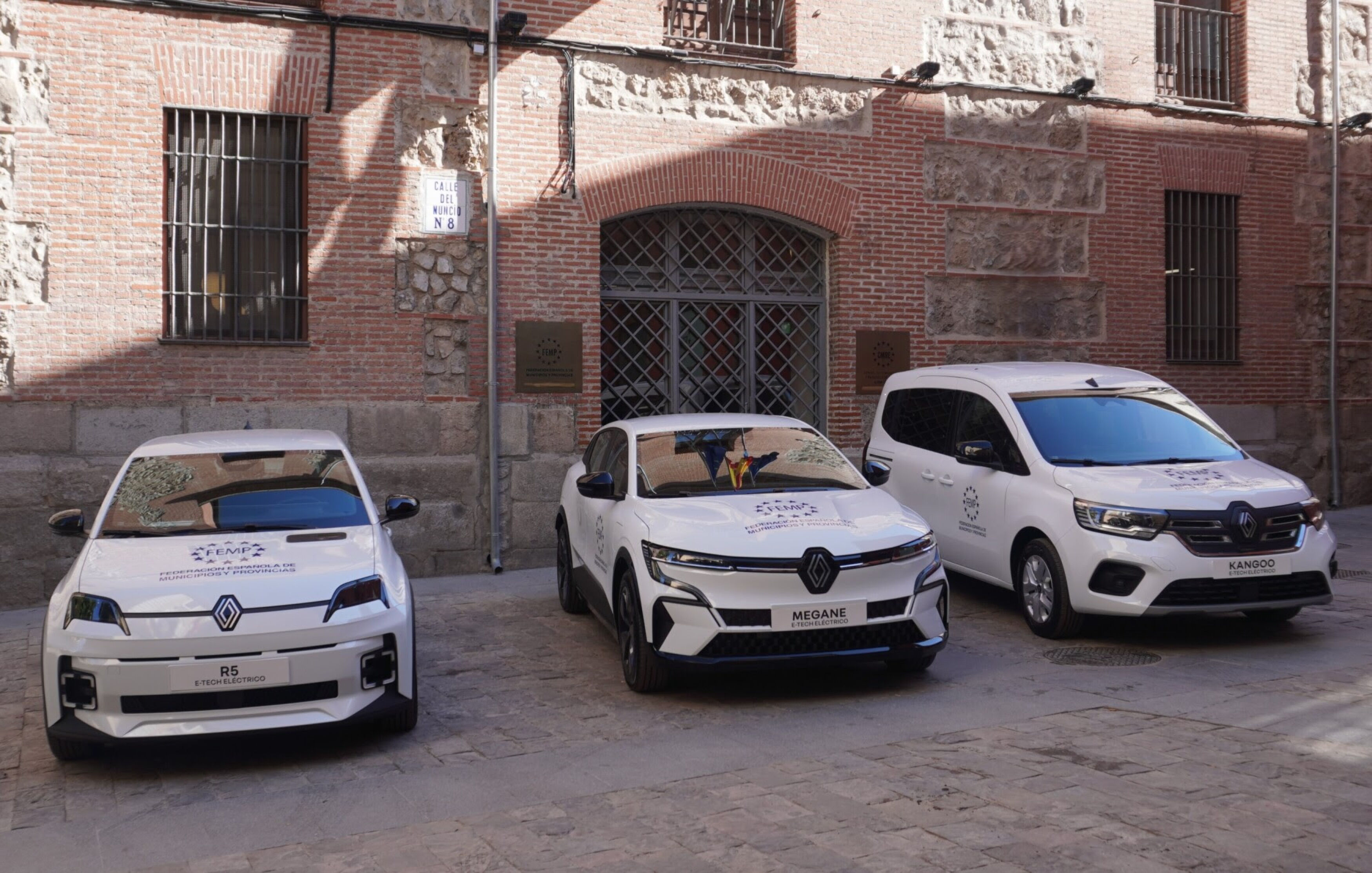 RENAULT SE UNE A LA FEMP PARA IMPULSAR LA MOVILIDAD ELÉCTRICA EN LOS MUNICIPIOS ESPAÑOLES
