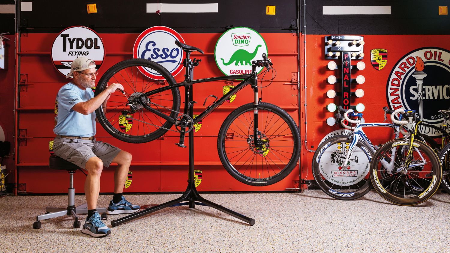 OTRA DE LAS GRANDES PASIONES DE RICHARD RAIMIST ES EL CICLISMO