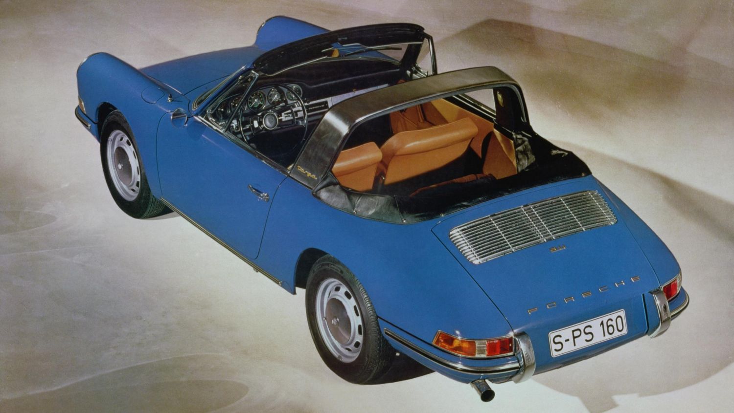 EN 1965 SE ESTRENÓ EL 911 TARGA EN EL SALÓN INTERNACIONAL DEL AUTOMÓVIL DE FRÁNCFORT