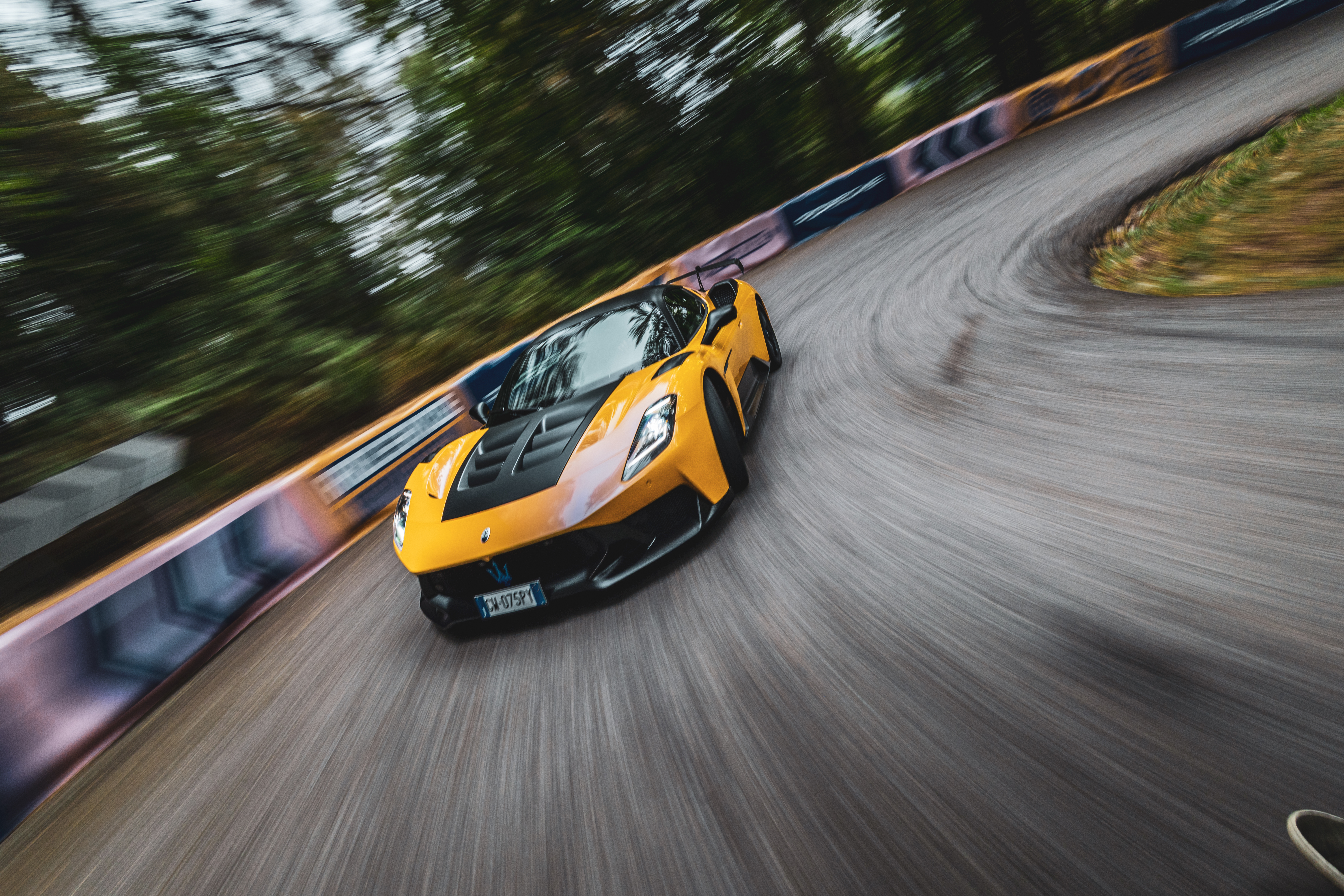 EL MASERATI GT2 STRADALE CAUTIVA EN "TUTTO BENE HILLCLIMB"