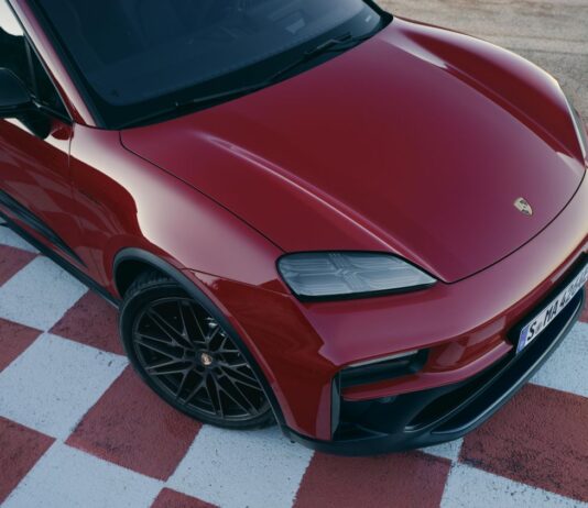 PORSCHE LANZA EL PRIMER MACAN GTS ELÉCTRICO