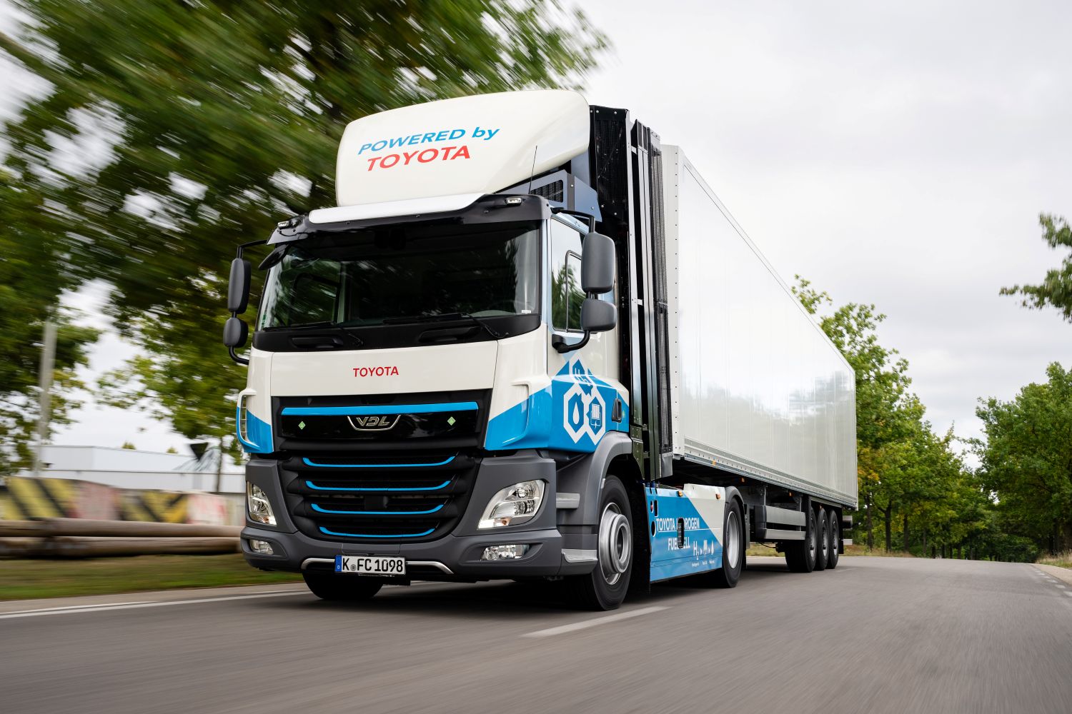 TOYOTA INCORPORA CAMIONES DE PILA DE COMBUSTIBLE DE HIDRÓGENO A SUS OPERACIONES LOGÍSTICAS EN EUROPA