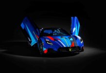 UN MASERATI DE COLECCIONISTA ENCANTÓ AL PÚBLICO EN MILANO AUTOCLASSICA 2025 MASERATI MC20 CIELO 'OPERA D' ARTE '