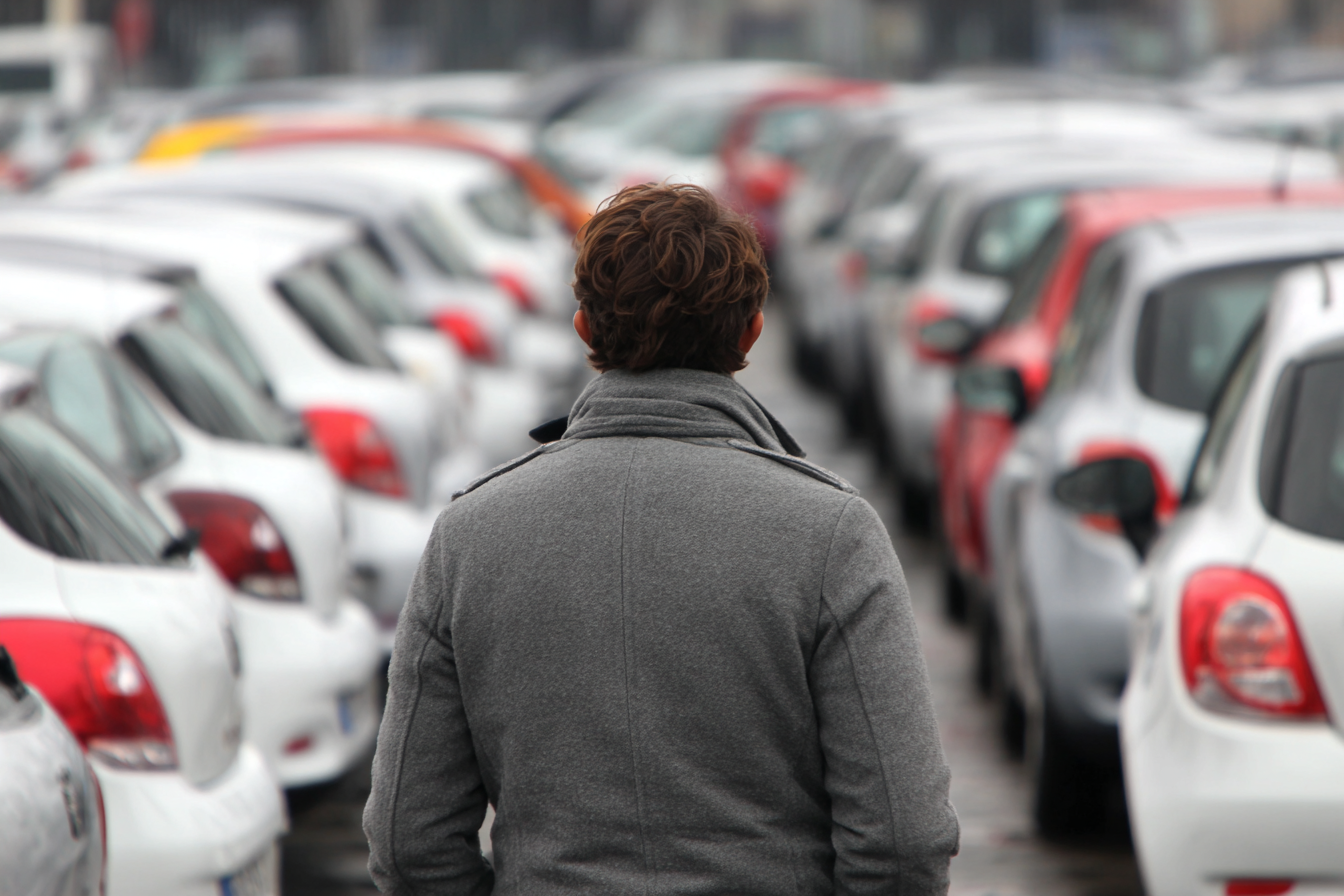 EL COSTE DE TENER UN COCHE HA CRECIDO UN 27% ENTRE 2020 Y 2025: LAS CAUSAS DE UNA “TORMENTA PERFECTA”