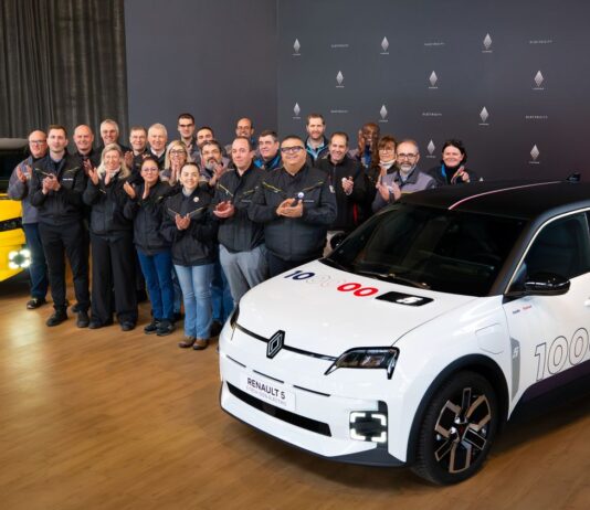 100.000 RENAULT 5 E-TECH ELÉCTRICOS PRODUCIDOS EN DOUAI 100.000 RENAULT 5 E-TECH ELÉCTRICOS PRODUCIDOS EN DOUAI