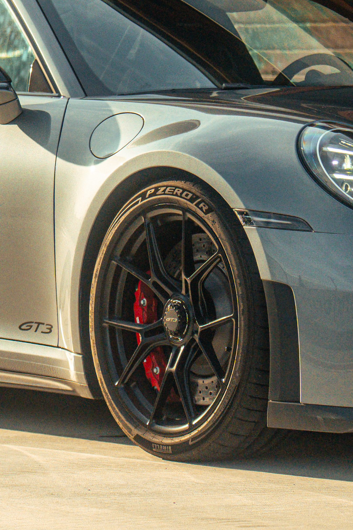 PIRELLI CALZARÁ AL PORSCHE 911 GT3 CON SUS NUEVOS P ZERO R Y P ZERO TROFEO RS