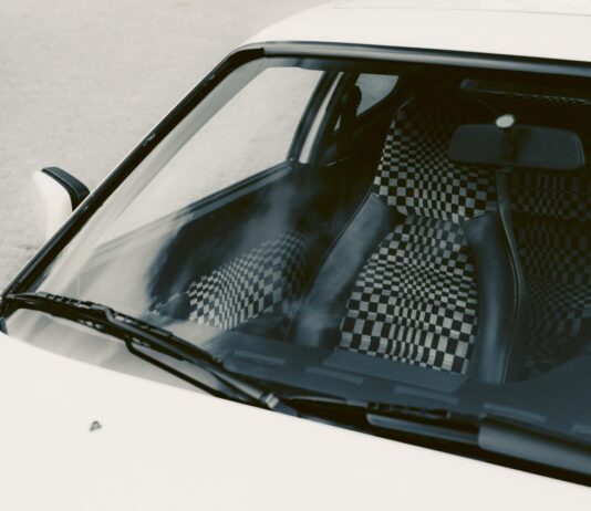 PORSCHE RECUPERA TAPICERÍAS HISTÓRICAS PORSCHE RECUPERA TAPICERÍAS HISTÓRICAS