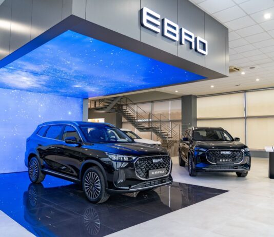 EBRO DESPLIEGA UNA RED DE 85 CONCESIONARIOS OFICIALES EN ESPAÑA EBRO DESPLIEGA EN TIEMPO RÉCORD UNA RED DE 85 CONCESIONARIOS OFICIALES EN ESPAÑA