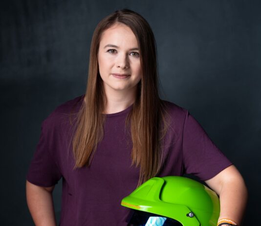 RUMANÍA SE INCORPORA AL WOMEN’S WORLDWIDE CAR OF THE YEAR EL JURADO DEL WOMEN’S WORLDWIDE CAR OF THE YEAR INCORPORA A CRISTIANA OPREA, PERIODISTA DEL MOTOR Y PILOTO DE RALLYS RUMANA