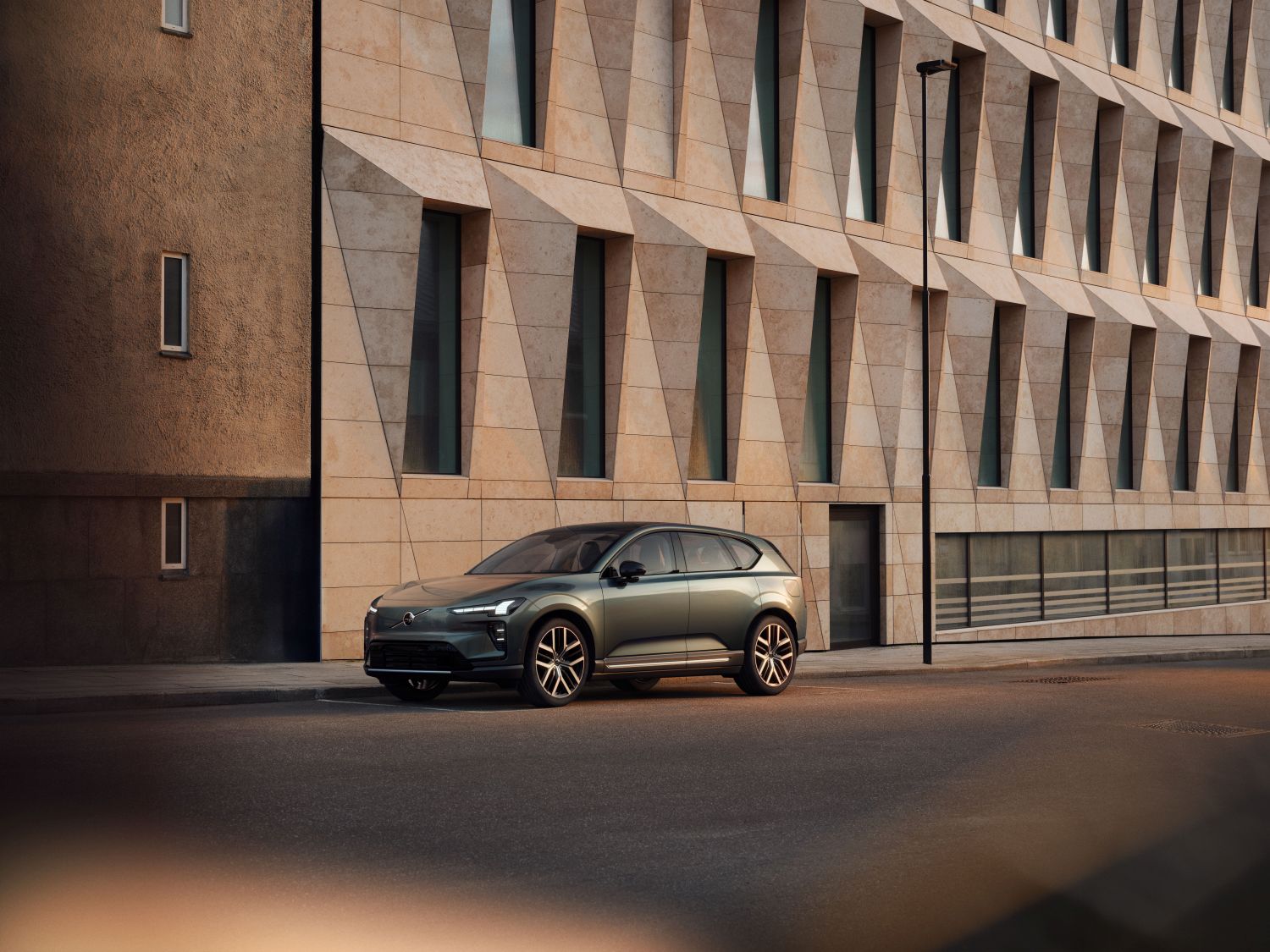 NUEVO VOLVO EX60 ELÉCTRICO