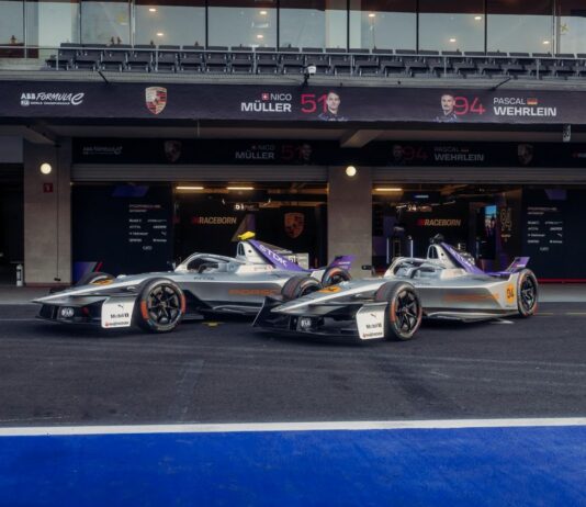 LA DECORACIÓN PANAMERICANA RINDE HOMENAJE AL AUTOMOVILISMO EN MÉXICO LA DECORACIÓN PANAMERICANA RINDE HOMENAJE AL AUTOMOVILISMO EN MÉXICO