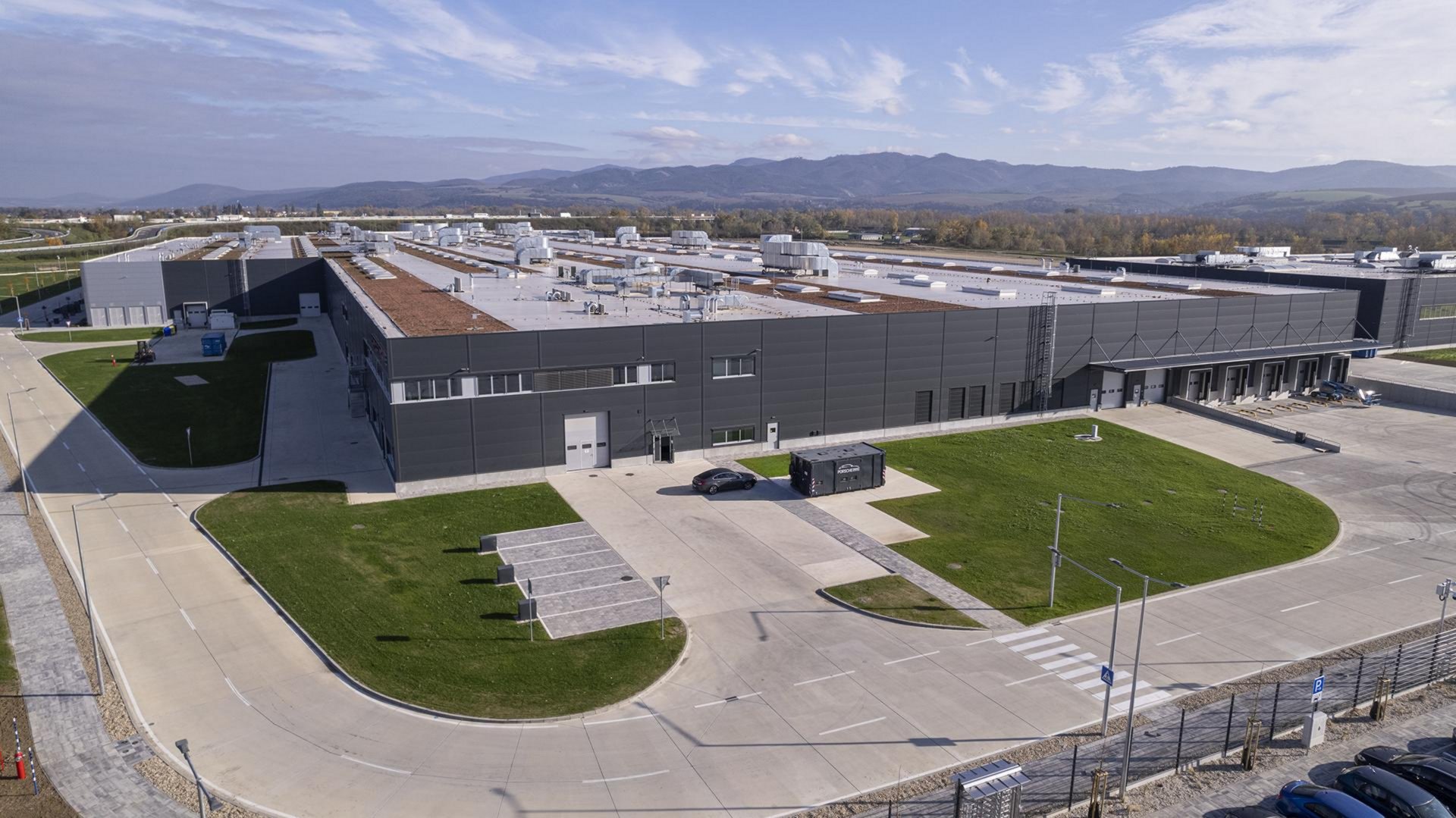 PORSCHE INICIA LA PRODUCCIÓN DEL CAYENNE ELECTRIC 