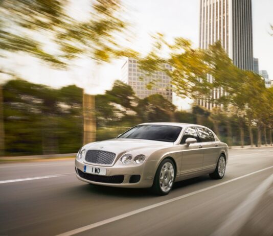 LA NUEVA GAMA DEL BENTLEY CONTINENTAL FLYING SPUR BENTLEY CONTINENTAL FLYING SPUR