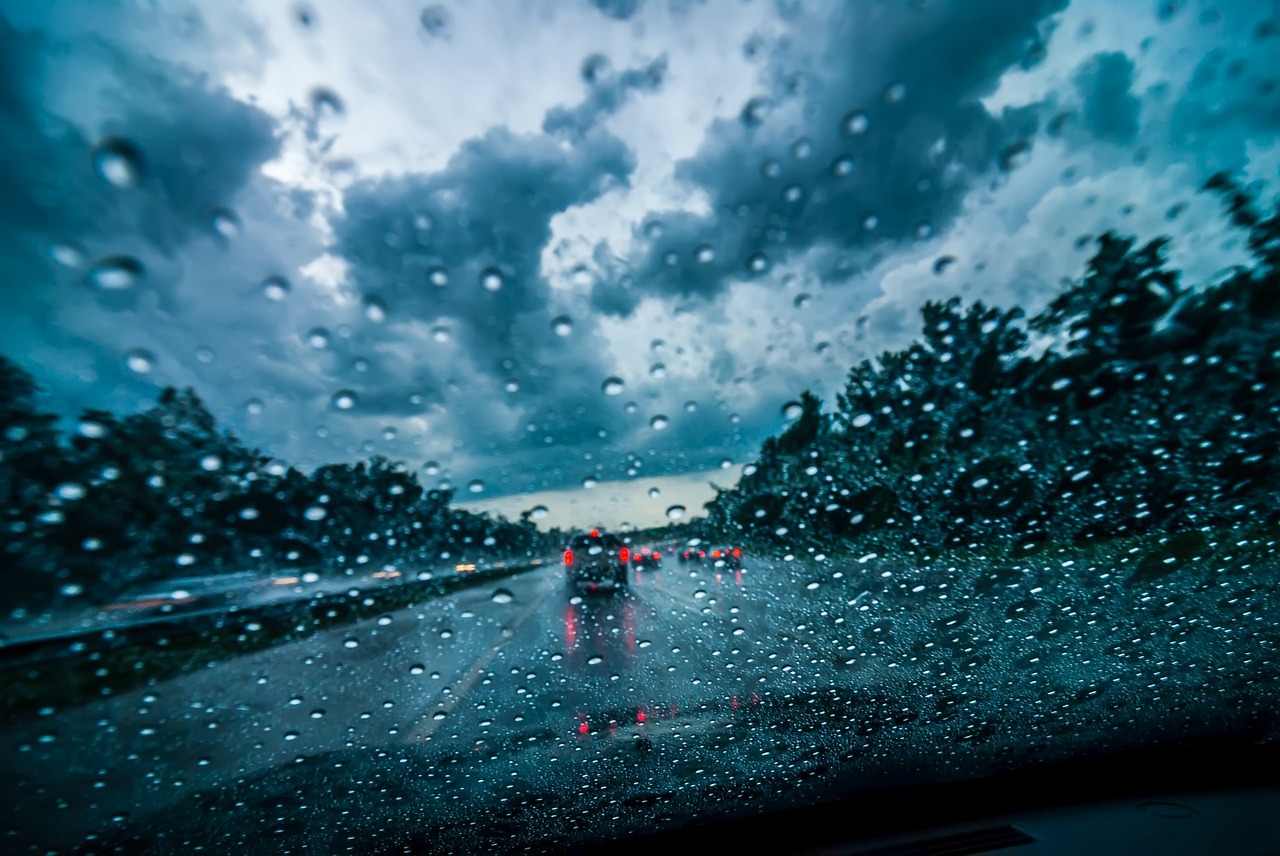 10 CONSEJOS PARA EVITAR ACCIDENTES EN LOS TEMPORALES DE LLUVIA