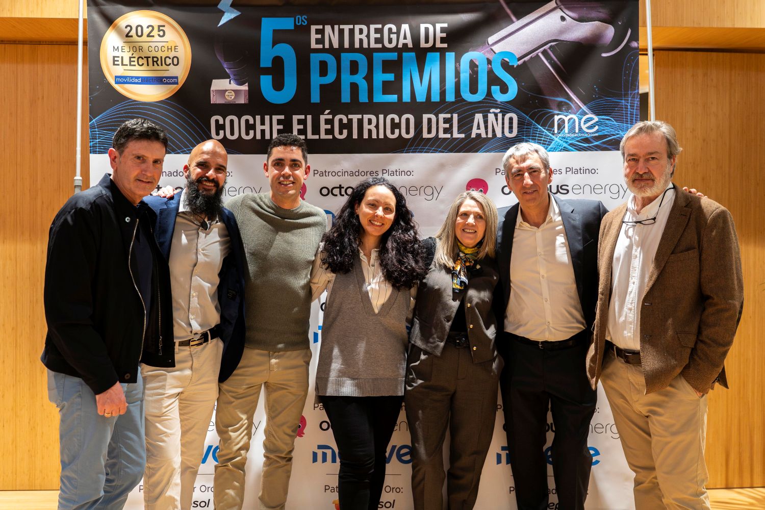 GANADORES DE LOS V PREMIOS COCHE ELÉCTRICO DEL AÑO DE MOVILIDAD ELÉCTRICA