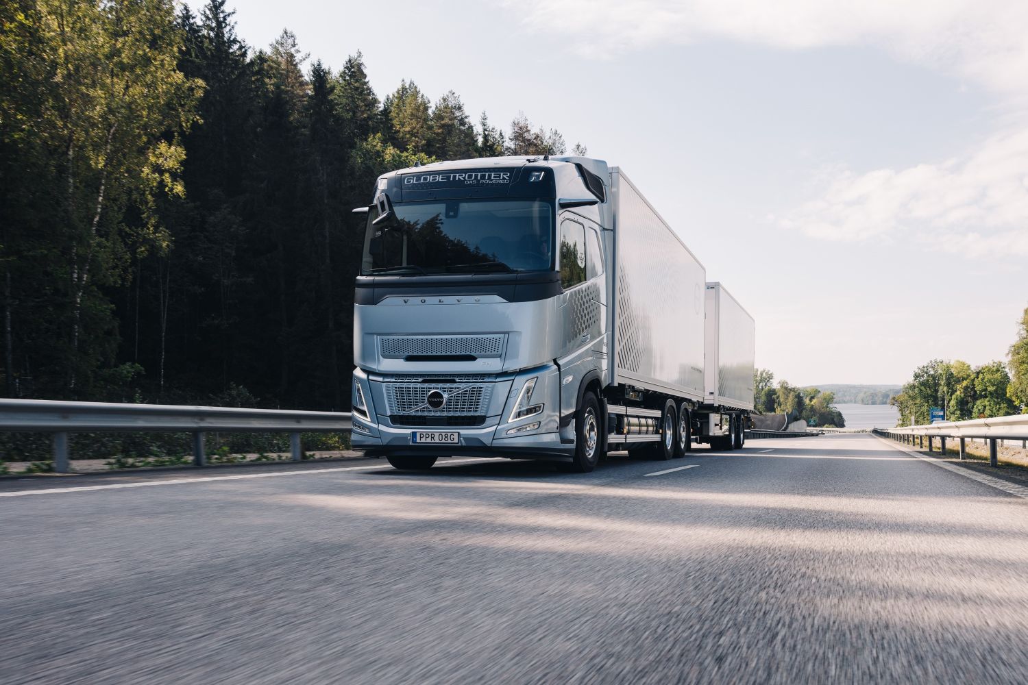 VOLVO TRUCKS ALCANZA UN NUEVO HITO CON 10.000 CAMIONES DE GAS VENDIDOS EN EL MUNDO