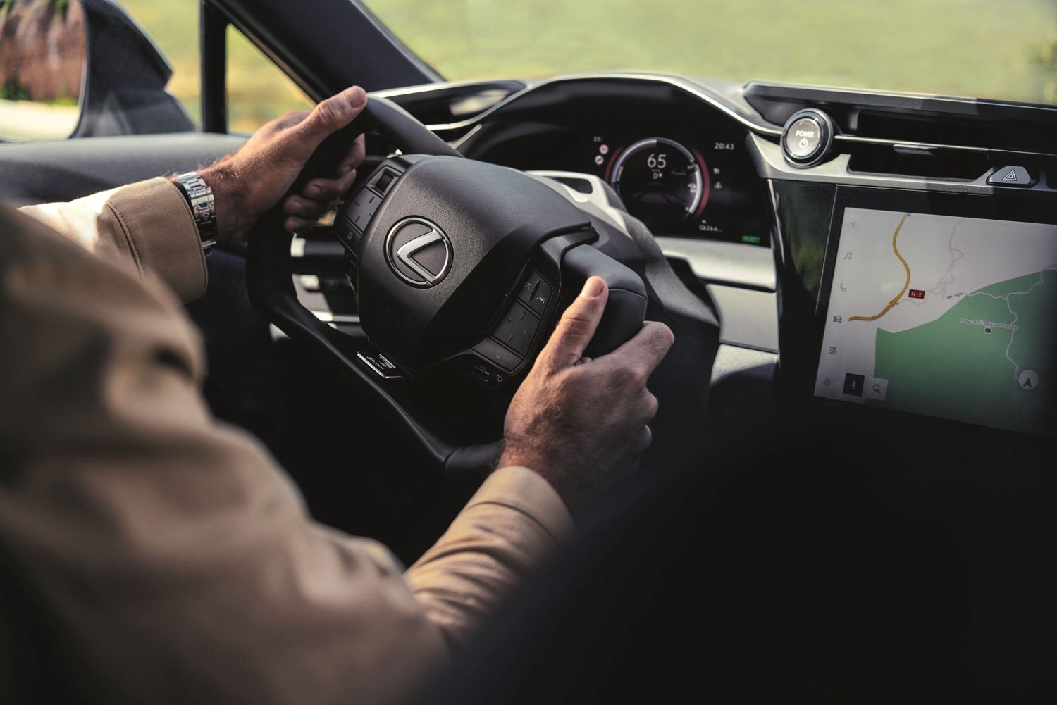 LEXUS REINVENTA LA CONDUCCIÓN CON EL NUEVO SISTEMA STEER-BY-WIRE DE RZ