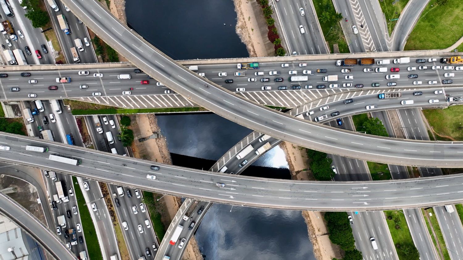 LA EDAD MEDIA DE LOS TURISMOS EN ESPAÑA SIGUE ENVEJECIENDO HASTA LOS 14,6 AÑOS DE ANTIGÜEDAD