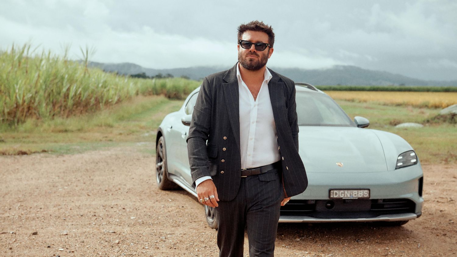 ANGUS STONE Y PORSCHE, UNIDOS POR LA AUTENTICIDAD
