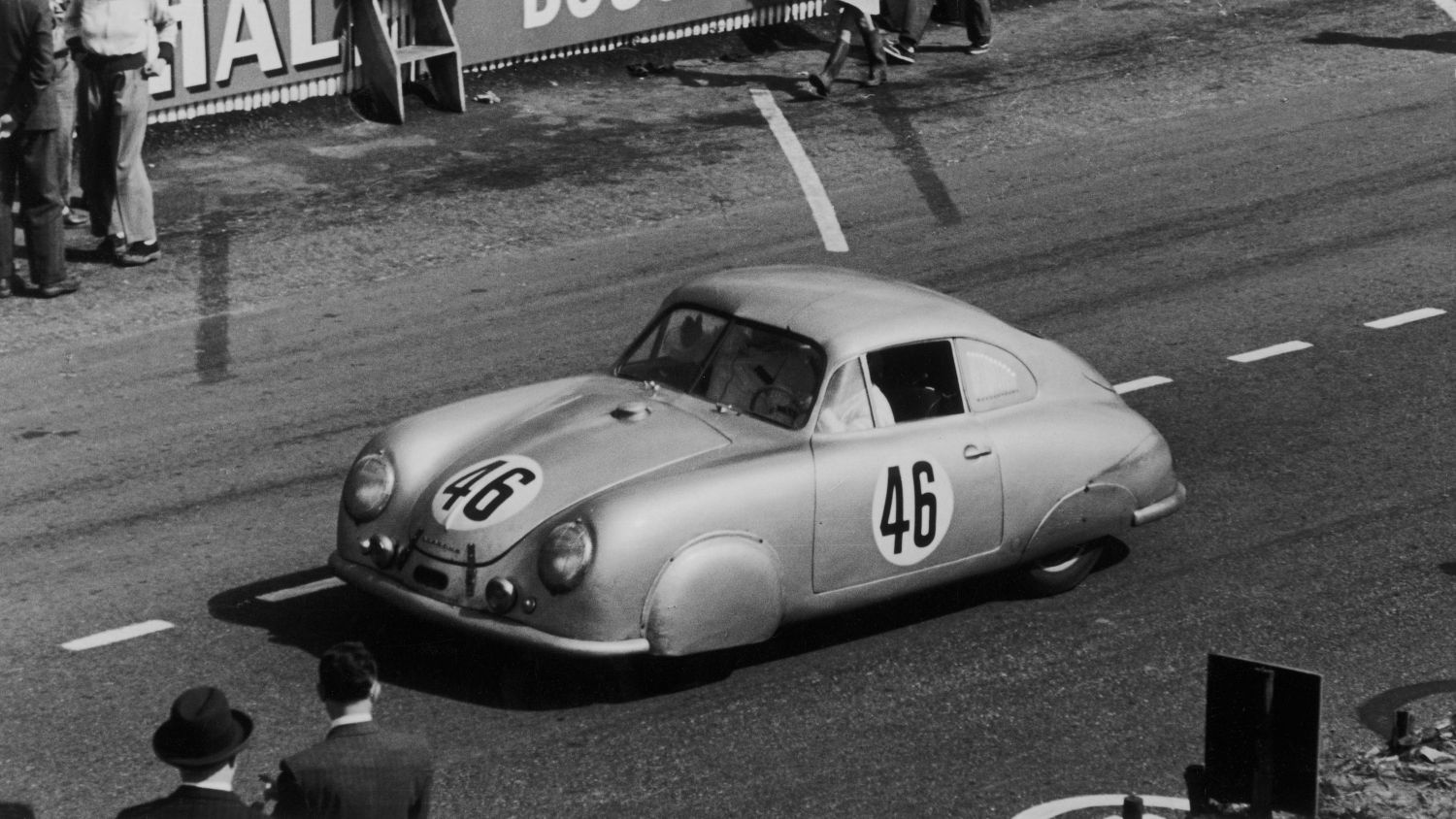 PORSCHE CELEBRA UN GRAN ANIVERSARIO EN LA FERIA RETRO CLASSICS DE STUTTGART
