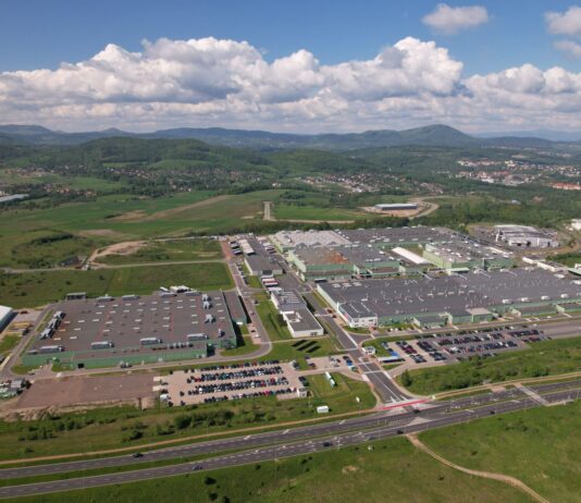 TOYOTA ANUNCIA UNA NUEVA INVERSIÓN EN UNA FÁBRICA CIRCULAR EN POLONIA TOYOTA ANUNCIA UNA NUEVA INVERSIÓN EN UNA FÁBRICA CIRCULAR EN POLONIA