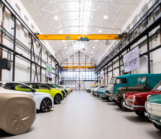 ‘CONCEPTS UNMASKED’: EL NUEVO DEPÓSITO DEL MUSEO ŠKODA ABRE SUS PUERTAS AL PÚBLICO ‘CONCEPTS UNMASKED’: EL NUEVO DEPÓSITO DEL MUSEO ŠKODA ABRE SUS PUERTAS AL PÚBLICO