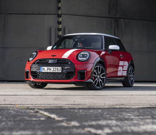 MINI 1965 VICTORY EDITION: UNA LEYENDA DEL AUTOMOVILISMO PARA EL PRESENTE MINI 1965 VICTORY EDITION