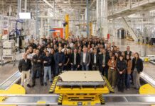 SEAT & CUPRA EMPIEZA EL ENSAMBLAJE EN SERIE DE SISTEMAS DE BATERÍAS COMO UN PASO MÁS HACIA EL LANZAMIENTO DEL CUPRA RAVAL SEAT & CUPRA EMPIEZA EL ENSAMBLAJE EN SERIE DE SISTEMAS DE BATERÍAS COMO UN PASO MÁS HACIA EL LANZAMIENTO DEL CUPRA RAVAL
