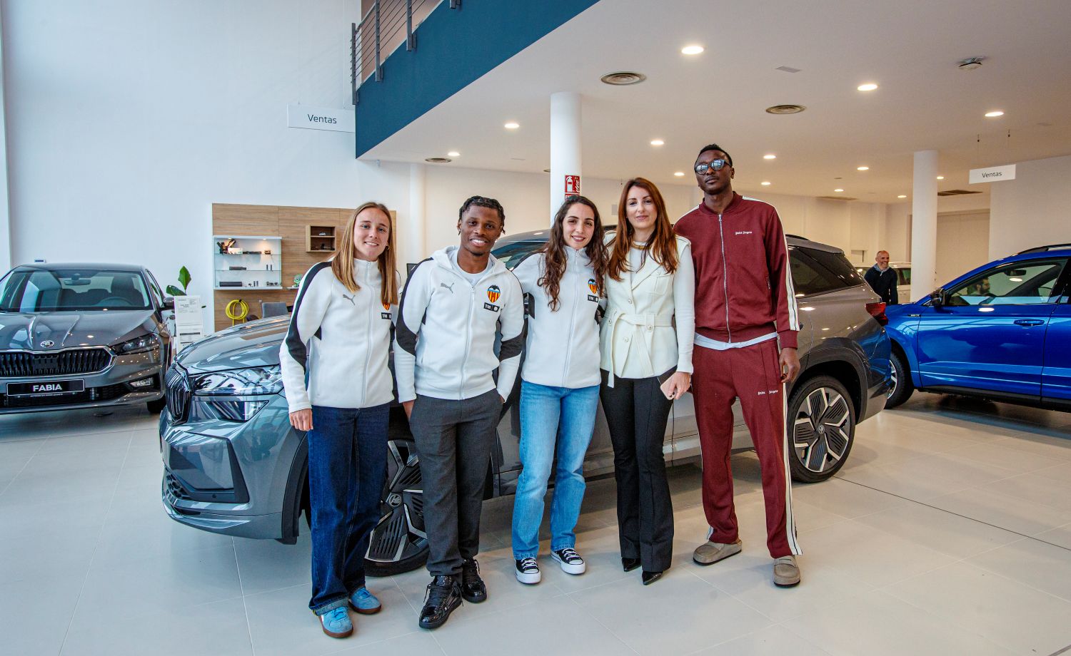 SADIQ MEGA, LARGIE RAMAZANI, LENA PÉREZ Y MARINA MARTÍN VISITARON LAS NUEVAS INSTALACIONES DE ŠKODA AUTOCENTER LEVANTE EN SEDAVÍ