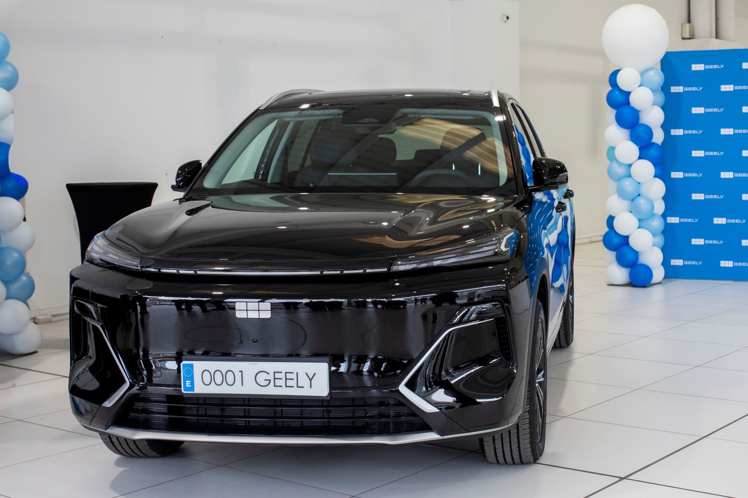 GEELY ENTREGA SU PRIMER COCHE EN ESPAÑA, UN STARRAY EM-I