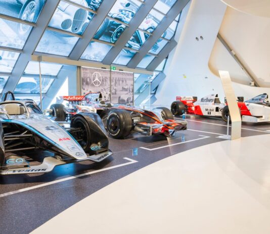 MERCEDES-BENZ LLEVA A MOBILITY CITY EN ZARAGOZA SU LEGADO EN LA COMPETICIÓN CON UNA EXPOSICIÓN INÉDITA EN ESPAÑA MERCEDES-BENZ LLEVA A MOBILITY CITY EN ZARAGOZA SU LEGADO EN LA COMPETICIÓN CON UNA EXPOSICIÓN INÉDITA EN ESPAÑA