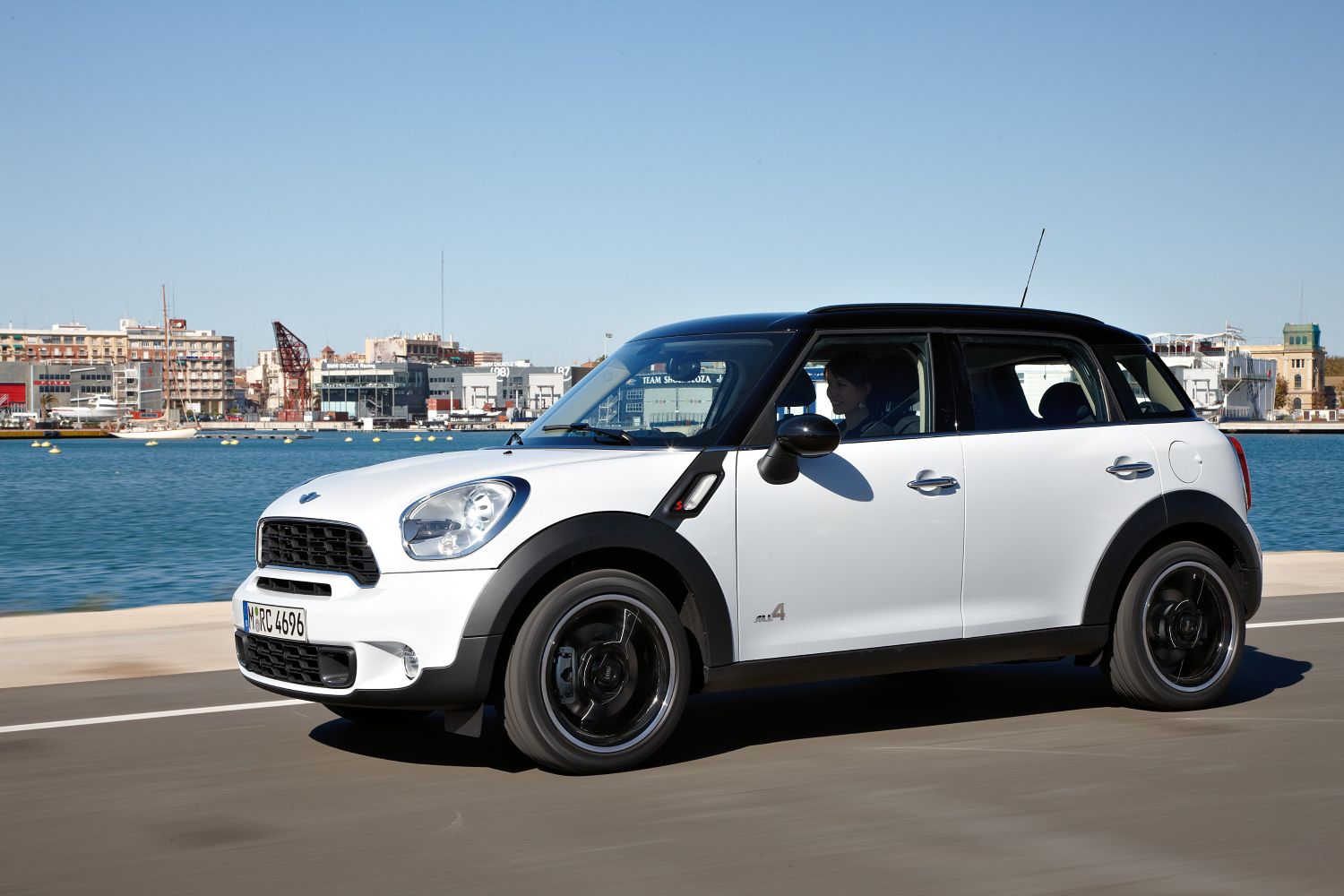 MINI COUNTRYMAN (2010)