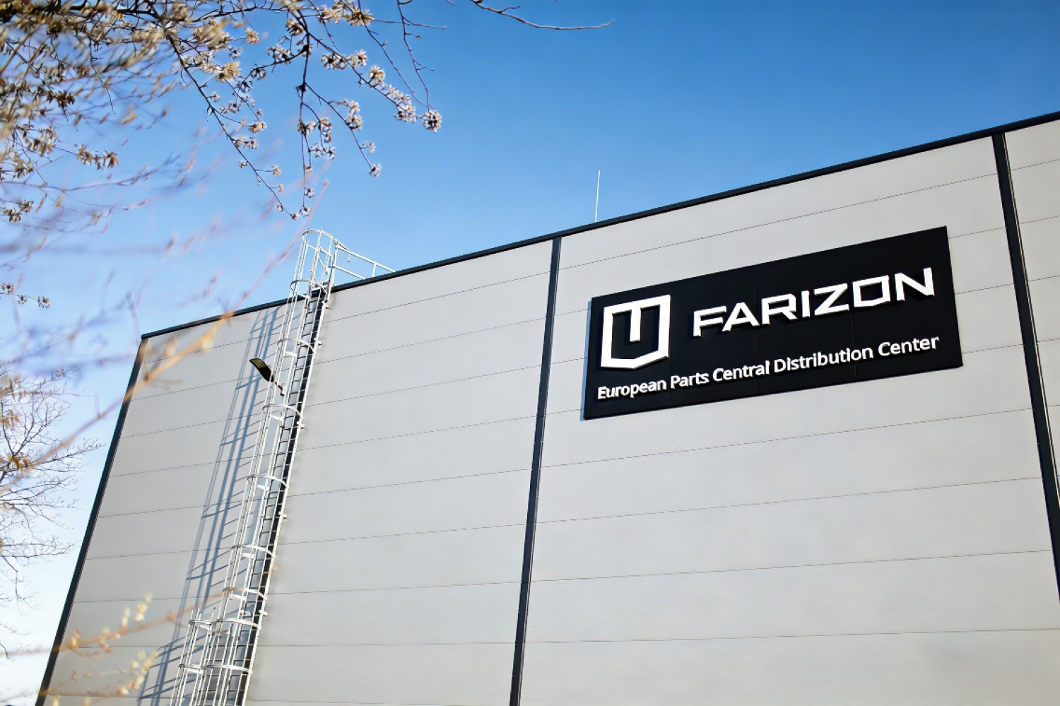 FARIZON INAUGURA UN ALMACÉN EUROPEO DE RECAMBIOS
