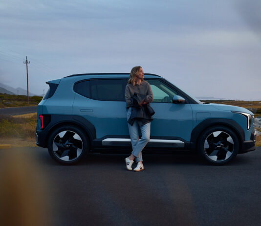 «THE POWER OF FIRSTS»: KIA LANZA LA CAMPAÑA DEL EV2 COMO PORTAL EMOCIONAL HACIA LA MOVILIDAD ELÉCTRICA «THE POWER OF FIRSTS»: KIA LANZA LA CAMPAÑA DEL EV2 COMO PORTAL EMOCIONAL HACIA LA MOVILIDAD ELÉCTRICA