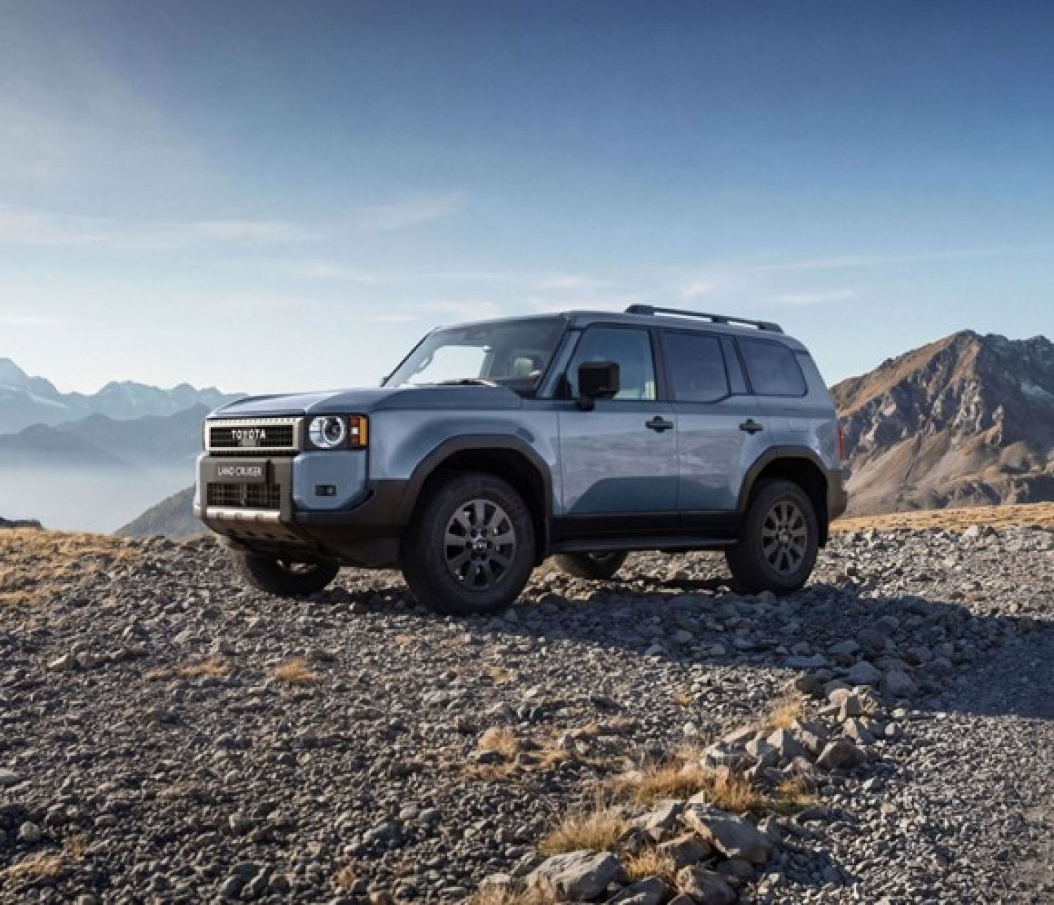 TOYOTA LAND CRUISER INCORPORA EL ACABADO GX E INTRODUCE NUEVA CONFIGURACIÓN 5 PLAZAS A TODA SU GAMA