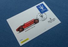 LA CELEBRACIÓN DEL CENTENARIO DEL TRIDENTE MASERATI LLEGA AL CORAZÓN DEL MOTOR VALLEY SELLO DEDICADO A LOS PRIMEROS 100 AÑOS DEL ICÓNICO LOGOTIPO DE MASERATI, EL TRIDENTE, Y SU PRIMERA VICTORIA EN UNA CARRERA COMPETITIVA: LA LEGENDARIA TARGA FLORIO