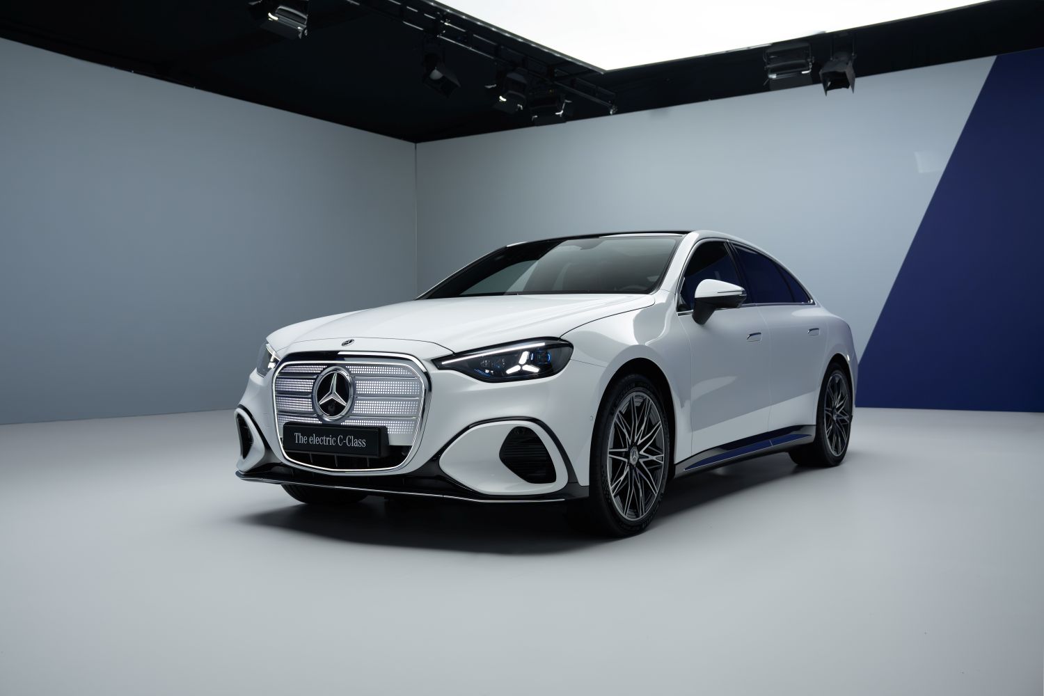 MERCEDES-BENZ C ELÉCTRICO