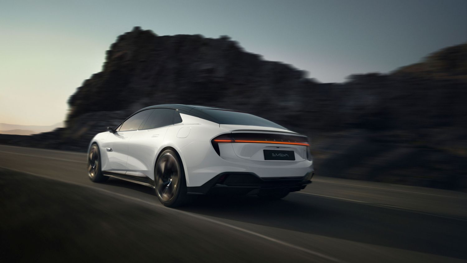 LOTUS EMEYA 600 SPORT SE