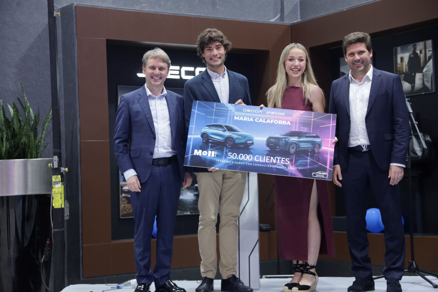 OMODA & JAECOO CELEBRA SU CLIENTE NÚMERO 50.000 EN ESPAÑA DURANTE LA SHS FEVER NIGHT