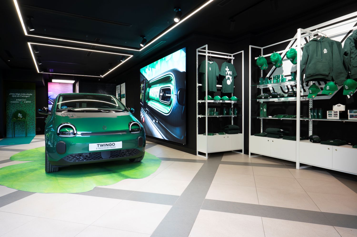 MADRID DA LA BIENVENIDA AL NUEVO RENAULT TWINGO E-TECH ELÉCTRICO EN RNLT©