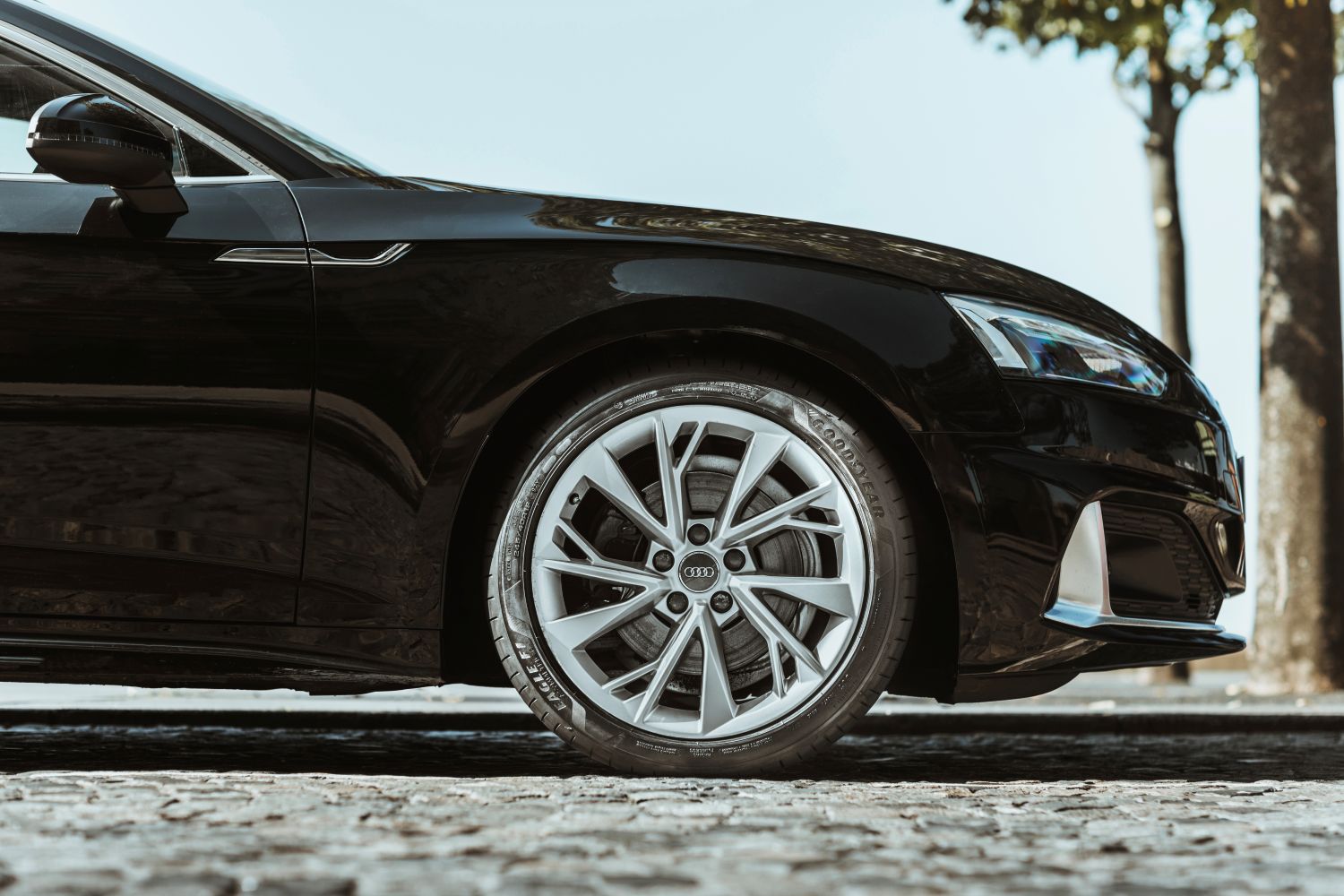 ¿POR QUÉ LOS COCHES MODERNOS HACEN MÁS EVIDENTE EL RUIDO DE LOS NEUMÁTICOS? LOS EXPERTOS DE VULCO LO EXPLICAN