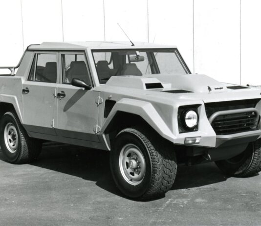 LAMBORGHINI LM002: 40 AÑOS DEL PRIMER SUPER SUV DE LA HISTORIA LAMBORGHINI LM002