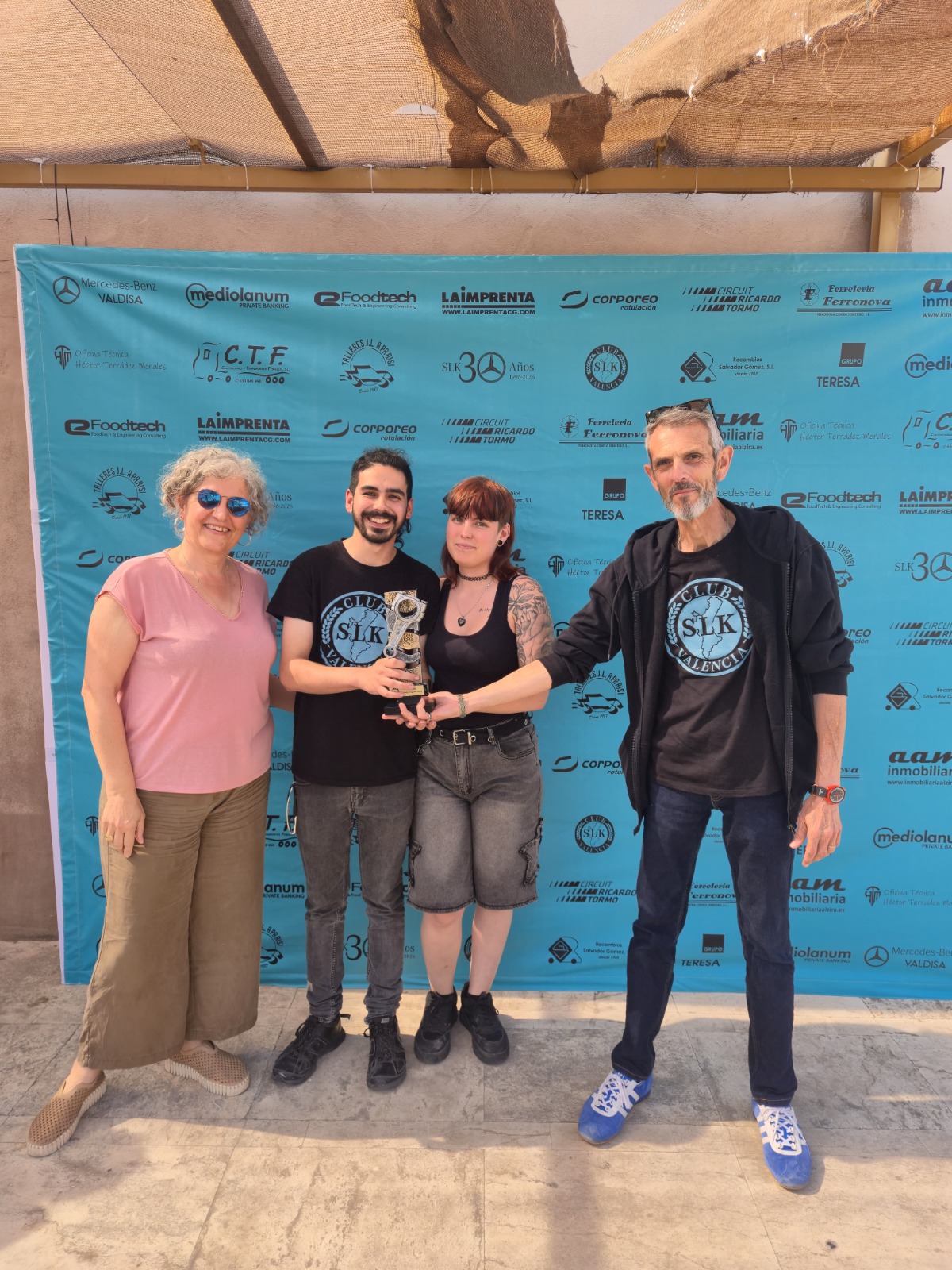ENTREGA DE LOS TROFEOS A LOS GANADORES DEL III RALLY FOTOGRÁFICO DEL CLUB SLK VALENCIA