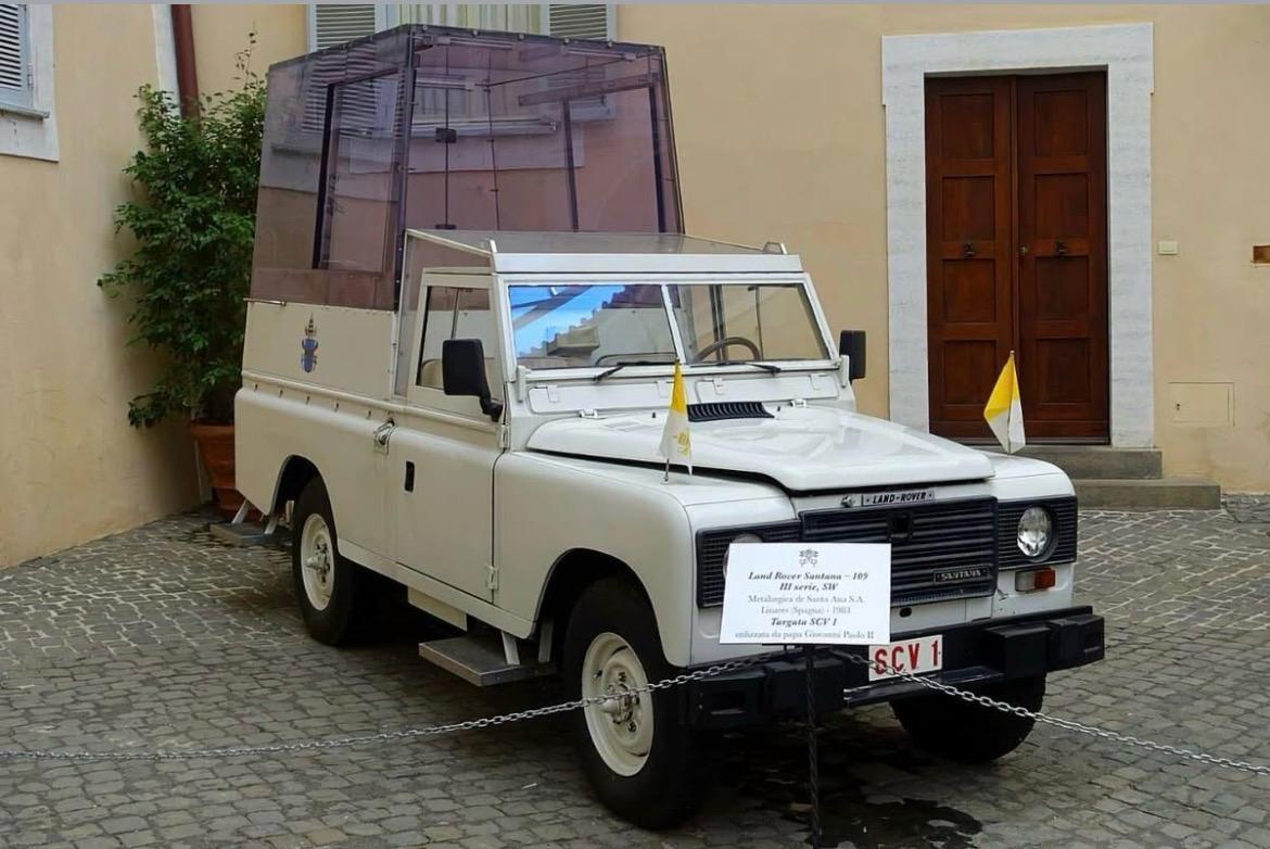 EL PAPAMÓVIL SANTANA DEL PAPA JUAN PABLO II